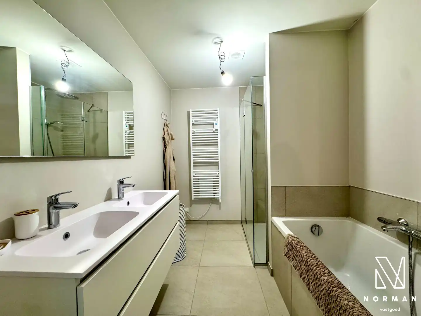 Instapklare nieuwbouwwoning met moderne afwerking en veel lichtinval foto 11