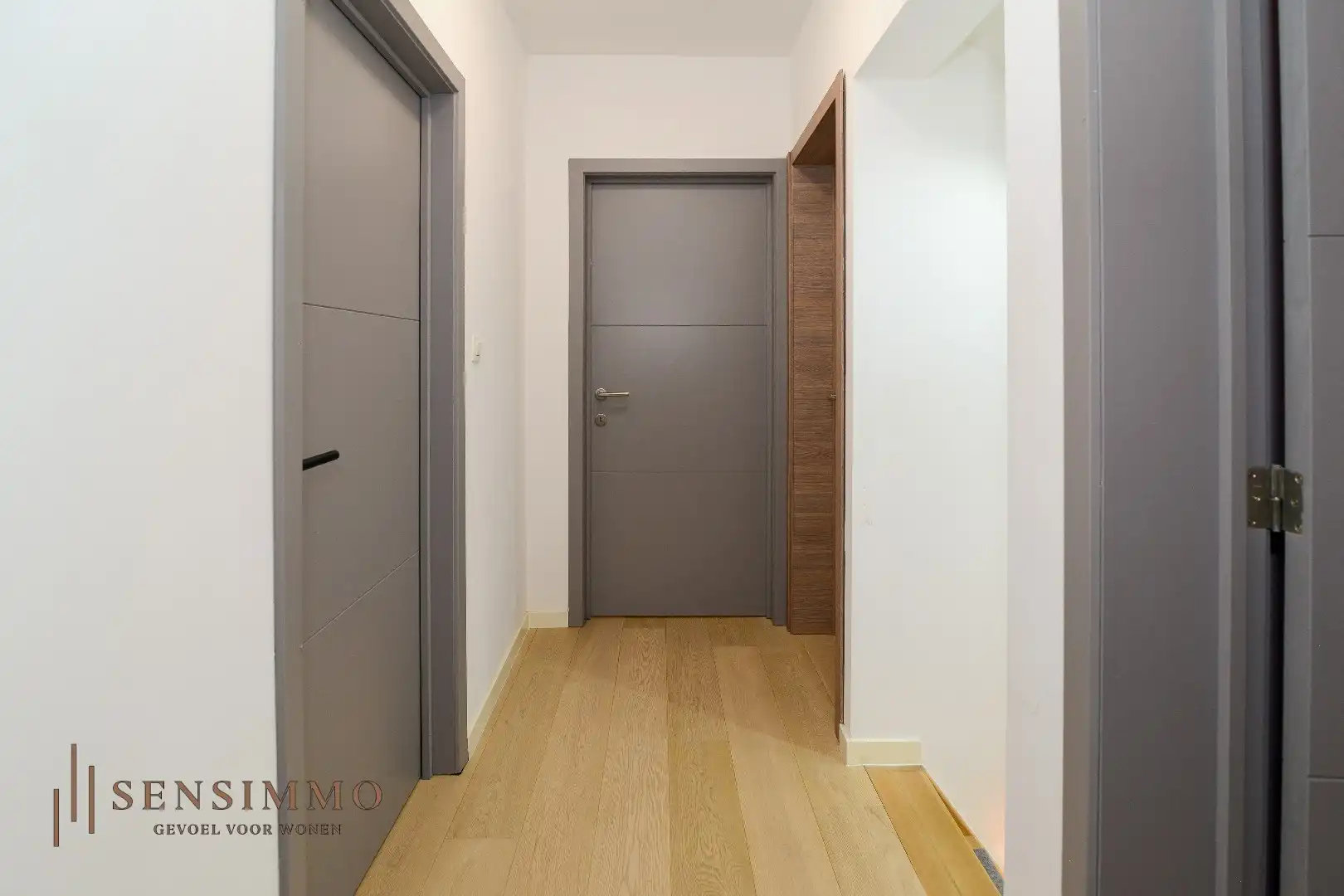 Gerenoveerde halfopen woning met 3 slaapkamers in Genk foto 12