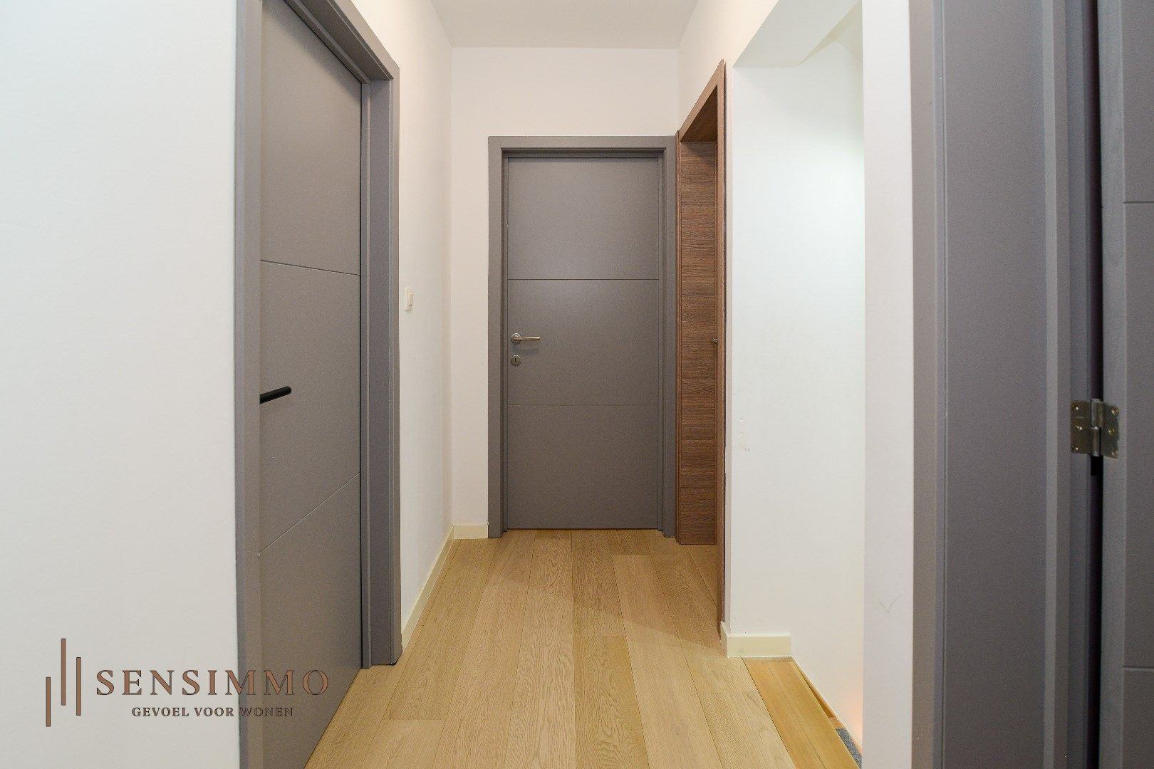 Gerenoveerde halfopen woning met 3 slaapkamers in Genk foto 12