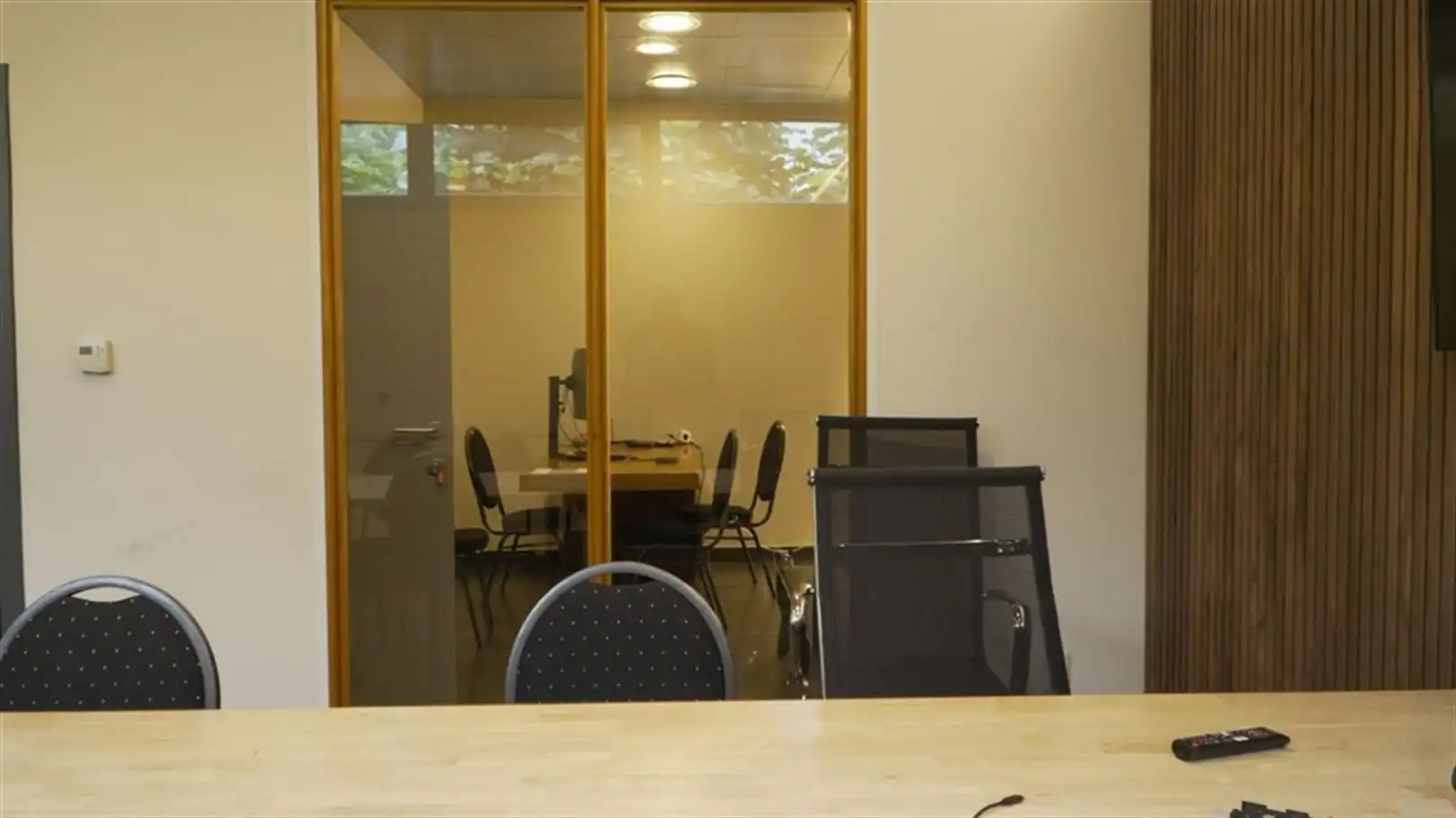 Magazijn met kantoren op toplocatie in Zwijnaarde foto 17