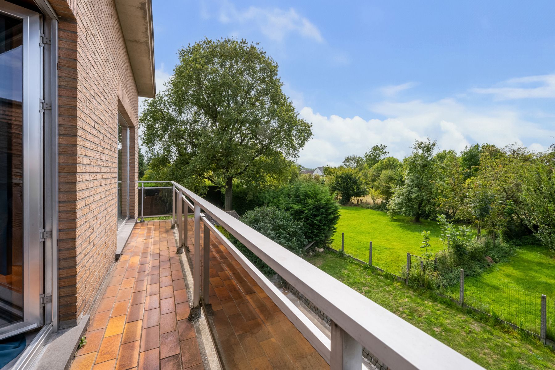 Appartement met 3 slpk een terras en garage met berging foto 11