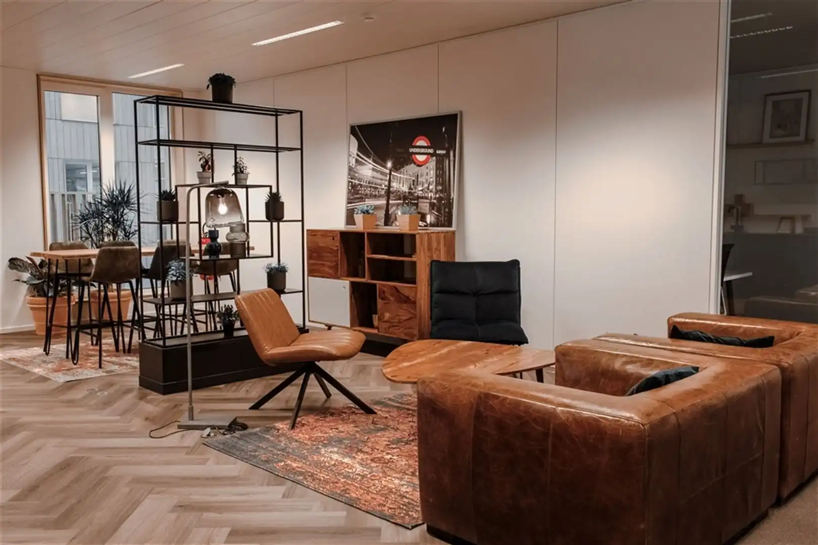 Full-service kantoren aan Dampoort station - ruimtes vanaf 17m² tem 63m² foto 8