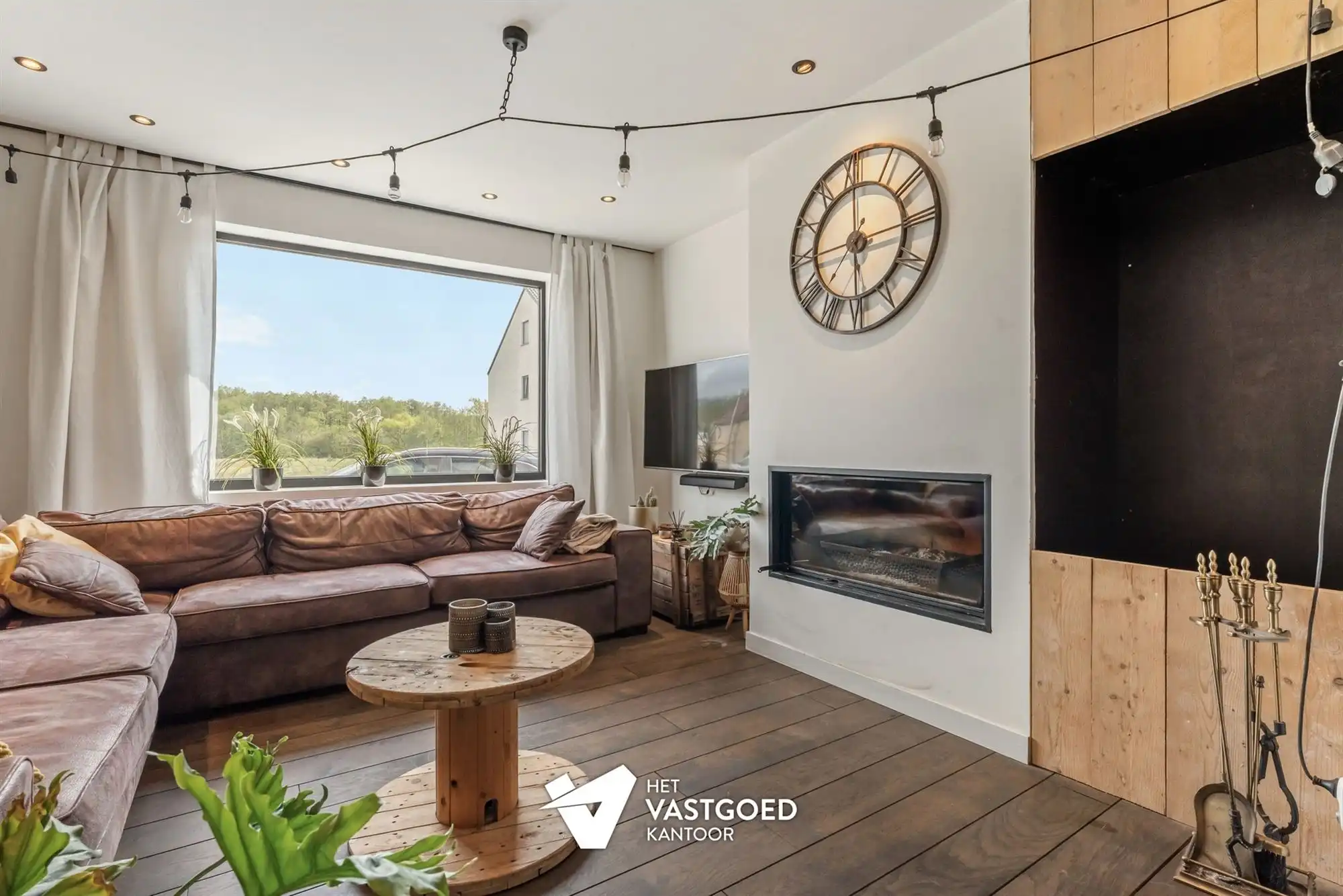 STIJLVOLLE GERENOVEERDE WONING GELEGEN OP EEN MOOI UITGESTREKT PERCEEL VAN 11A 64CA TE BEVERLO foto 13