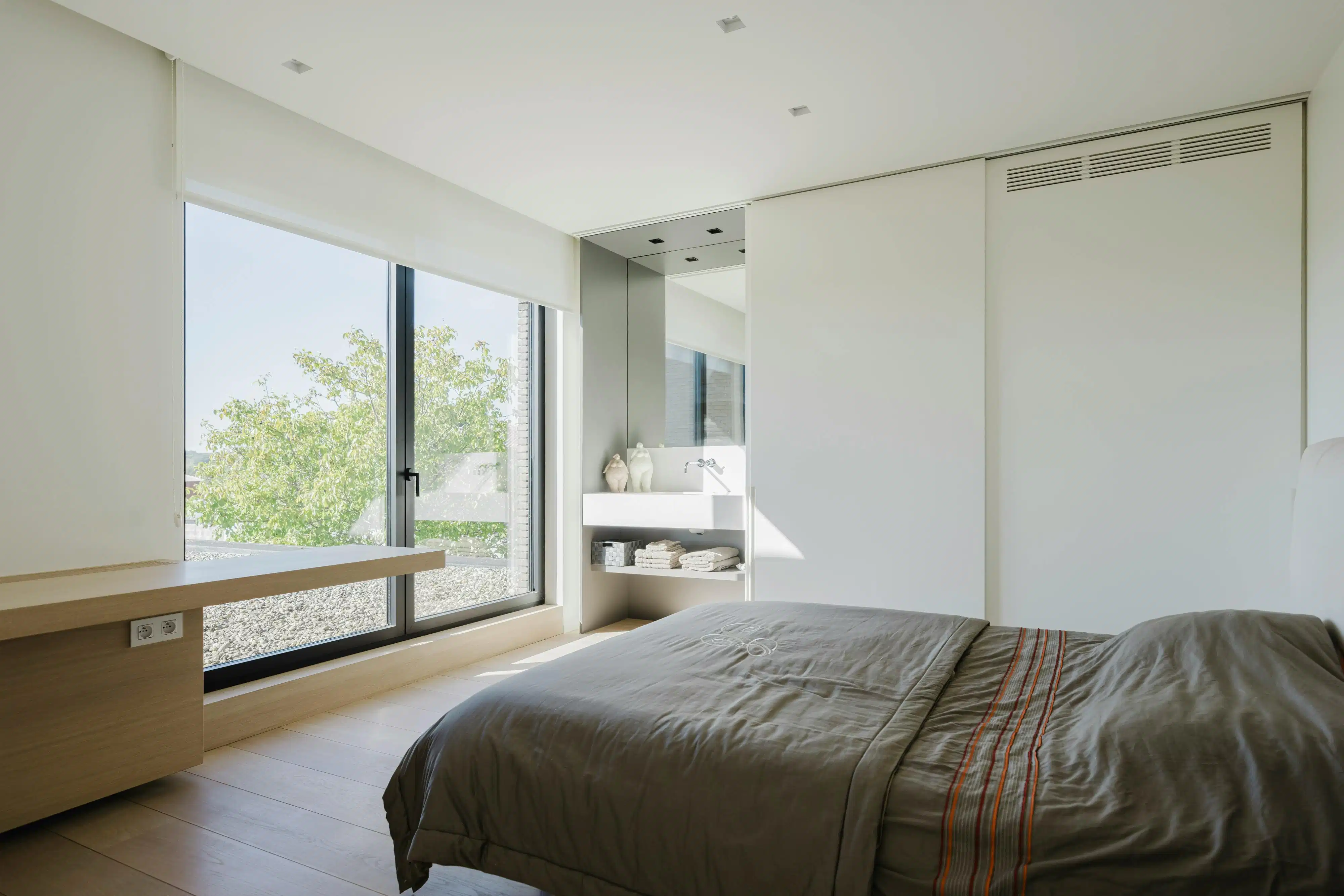 Exclusieve villa met zwembad en paardenstallen in Heule! foto 18