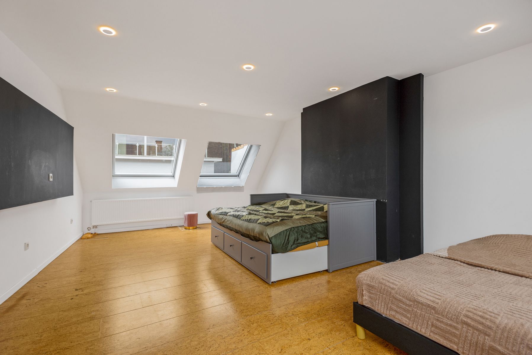 Uniek handelspand mét gerenoveerde woonst in het hart van Boom foto 9