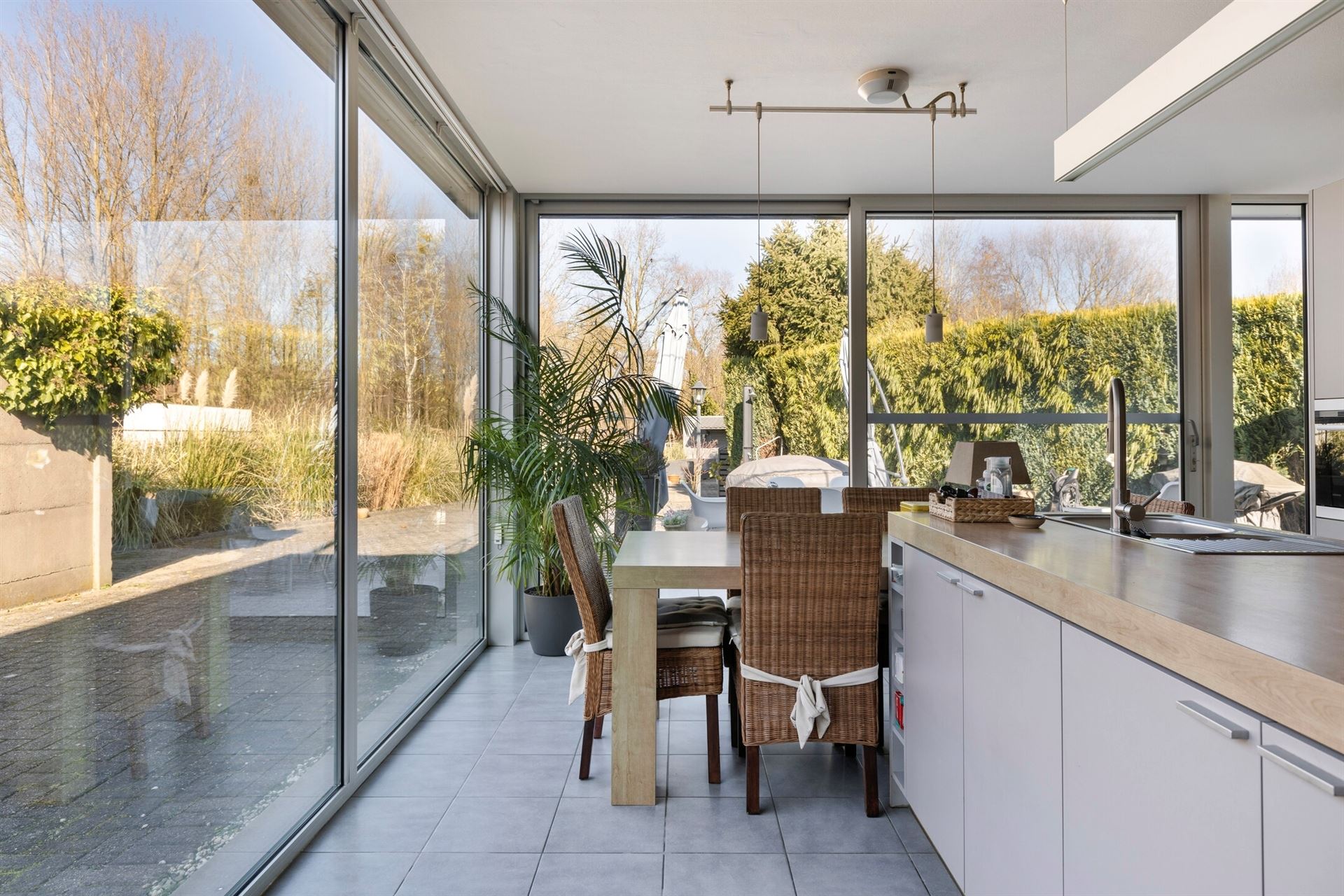 Ruim gelijkvloers appartement met prachtig terras en unieke ligging tussen de velden  foto 8