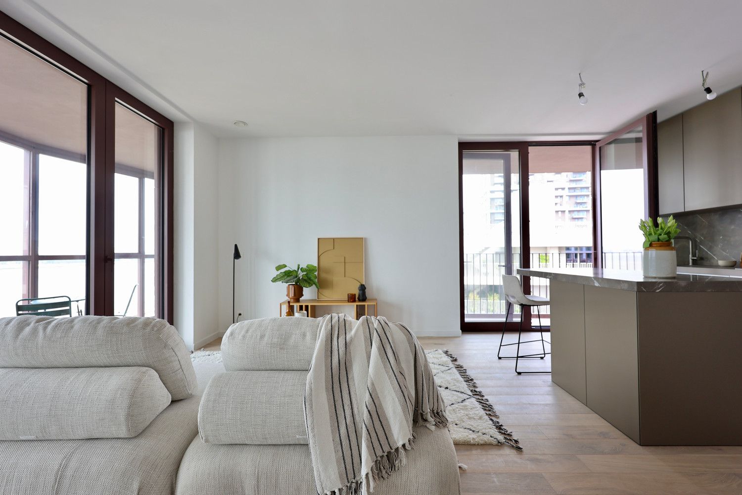 Luxe-appartement met frontaal Scheldezicht met heerlijk terras (30m²) op Nieuw Zuid incl kelderberging - optionele ondergrondse parking beschikbaar foto 12