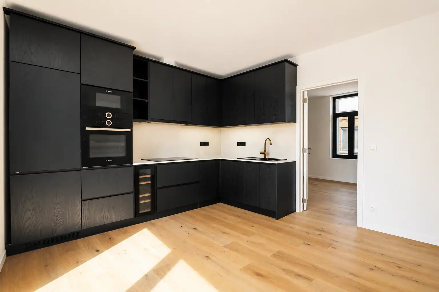 Volledig gerenoveerd appartement met 2 slaapkamers (110 m²) foto 6