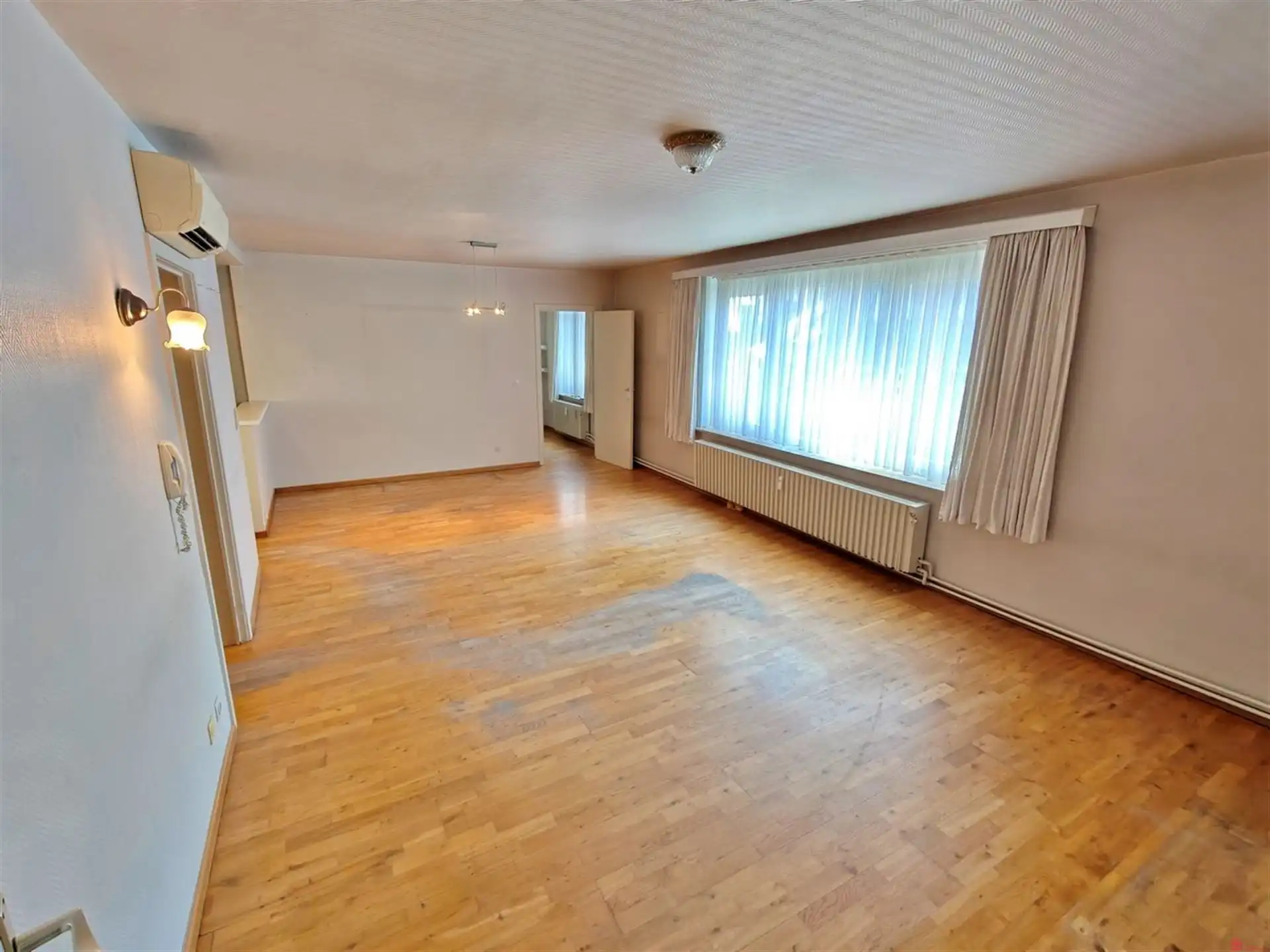 Zeer centraal gelegen appartement op bovenste verdieping foto 3