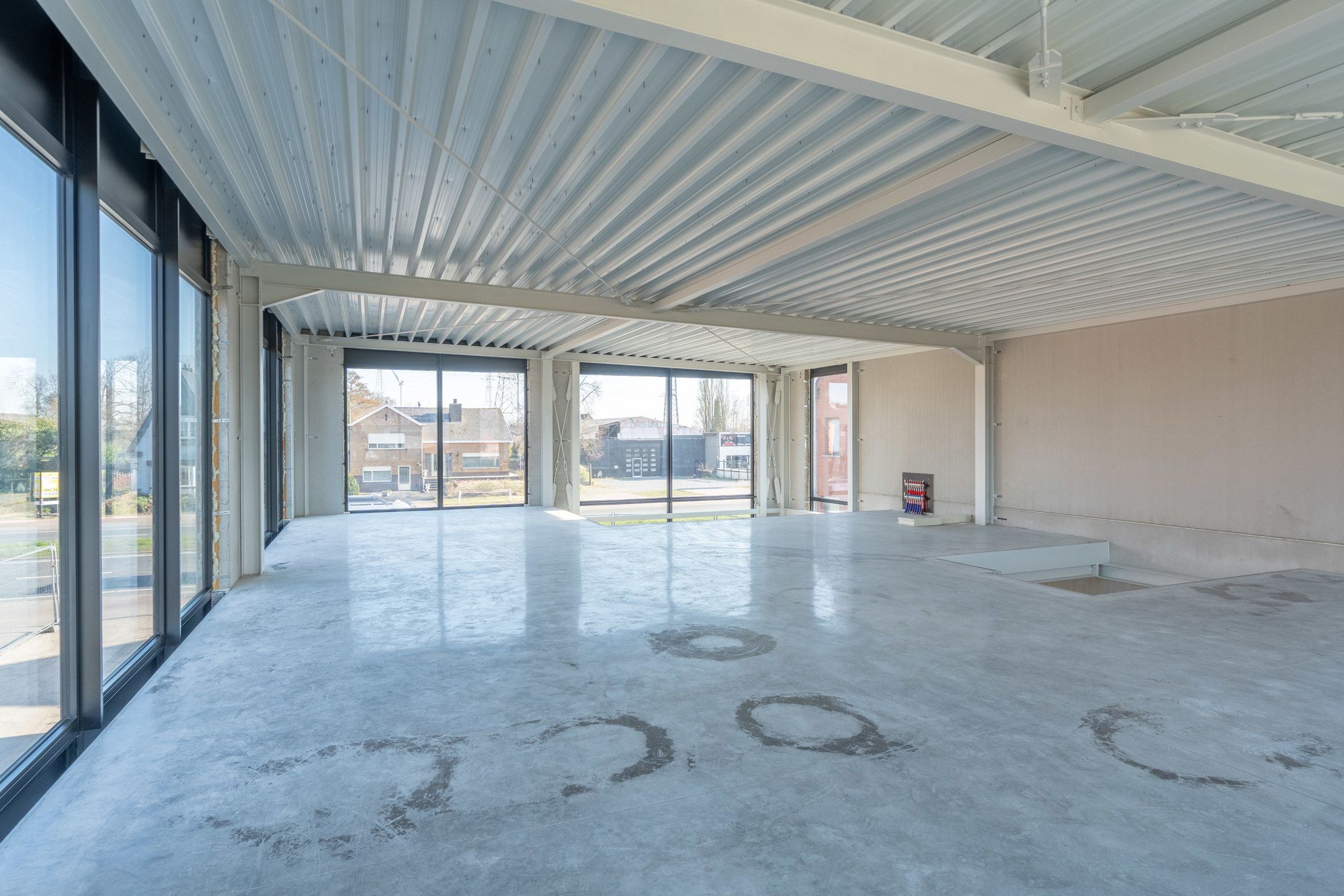 Nieuw handelspand van 245 m² met 5 pp op perceel van 605 m² foto 19