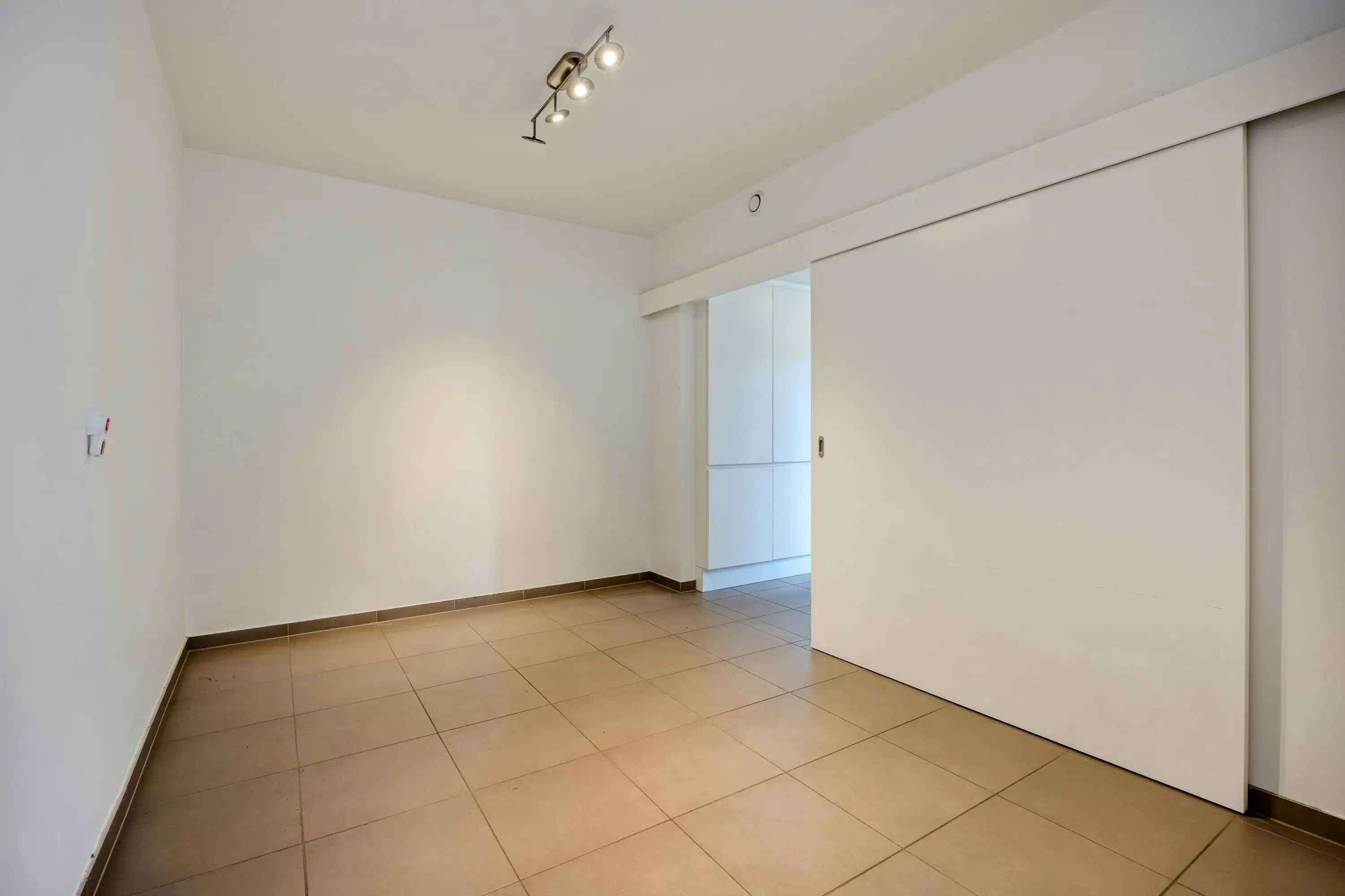 Assistentiewoning met terras en ondergrondse autostaanplaats foto 11
