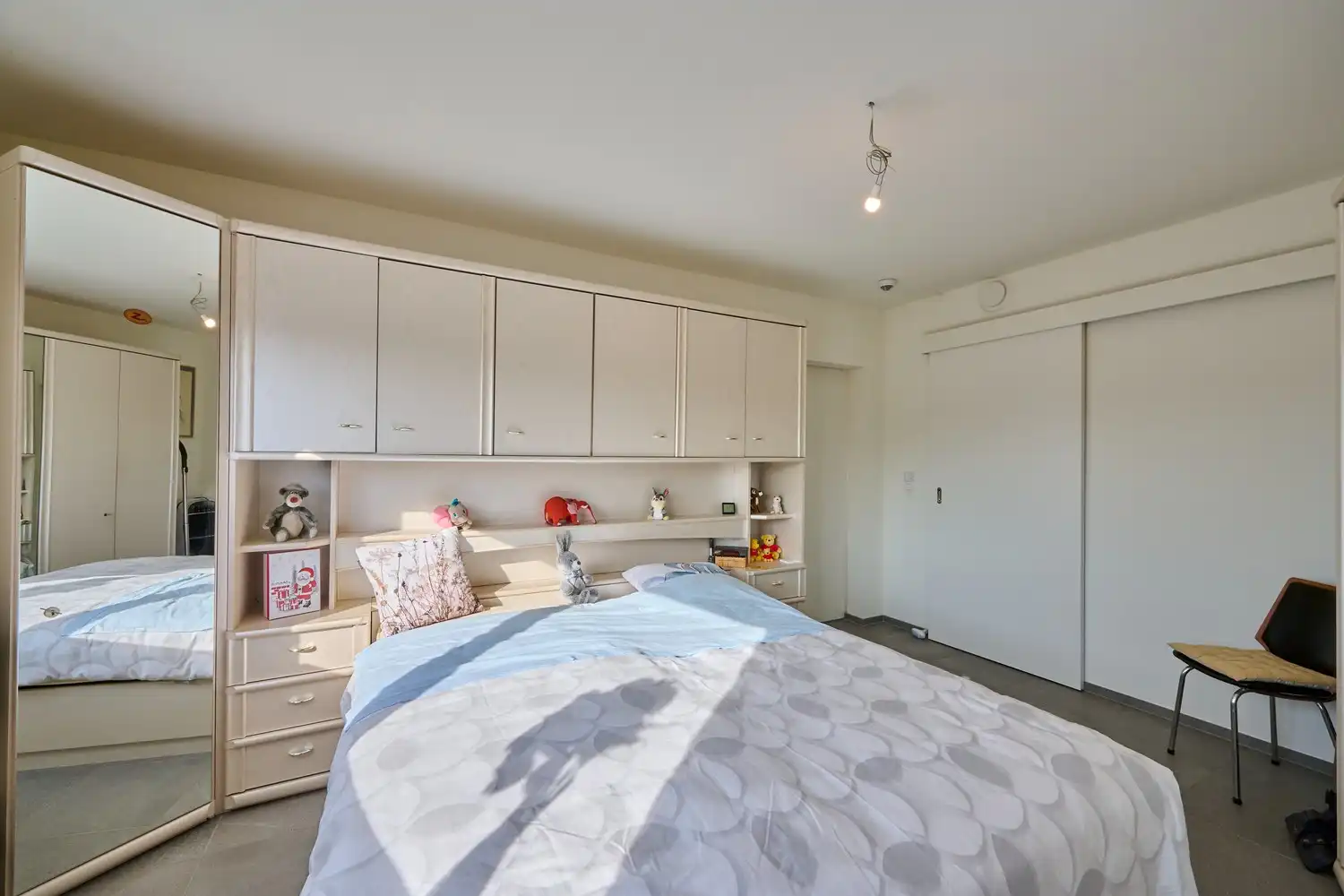 Ideaal gelegen serviceflat (tweede verdieping) met zongericht terras foto 8