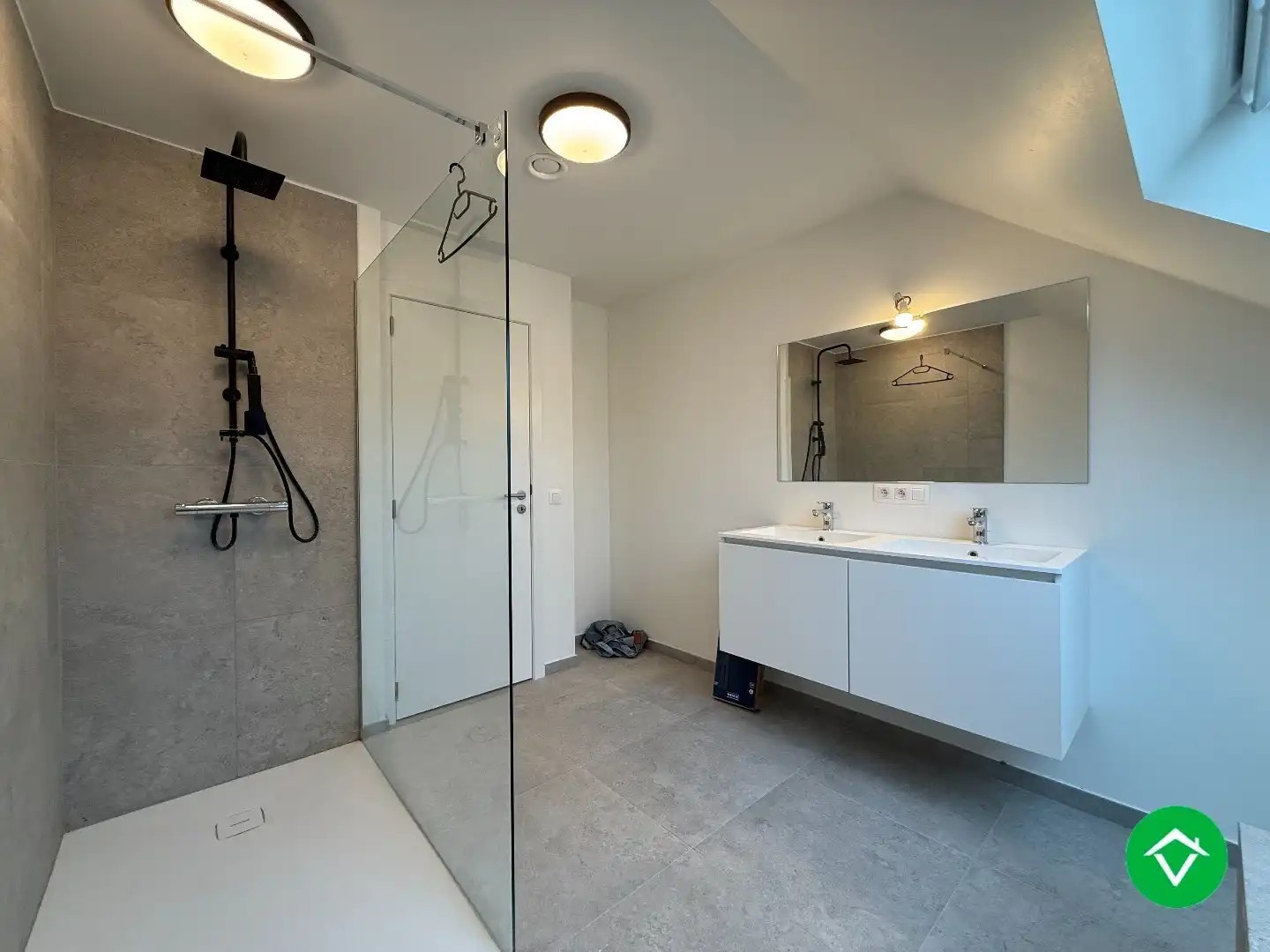 Nieuwbouwwoning met 3 slaapkamers, carport en tuin foto 12