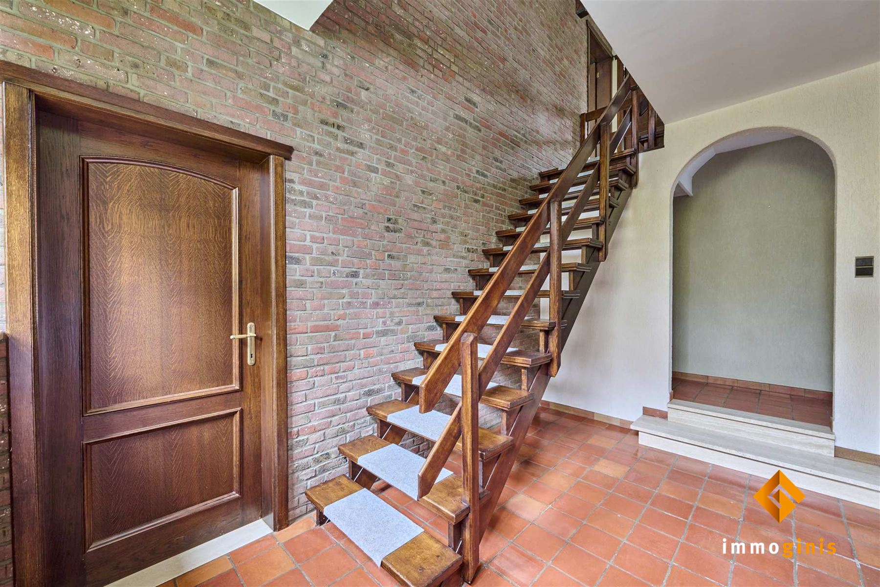 Zéér ruime woning met dubbele inpandige garage op mooi perceel van 7a33ca. foto 14