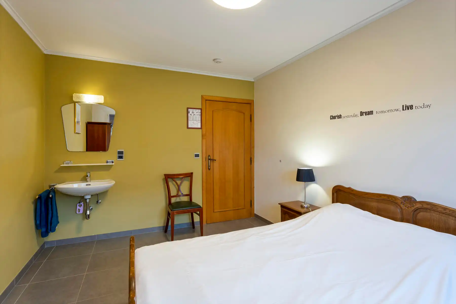 Ruim handelspand + 2 vakantiewoningen. foto 32