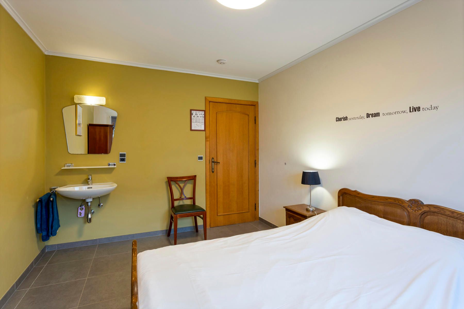 Ruim handelspand + 2 vakantiewoningen. foto 31