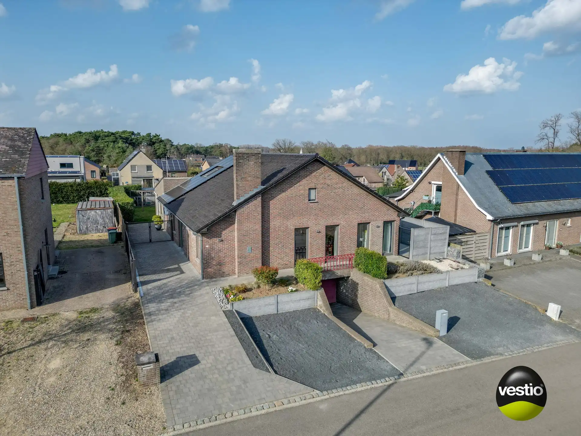 GERENOVEERDE, ENERGIEZUINIGE WONING MET KANGOEROEWONING OP TOPLOCATIE! foto {{pictureIndex}}