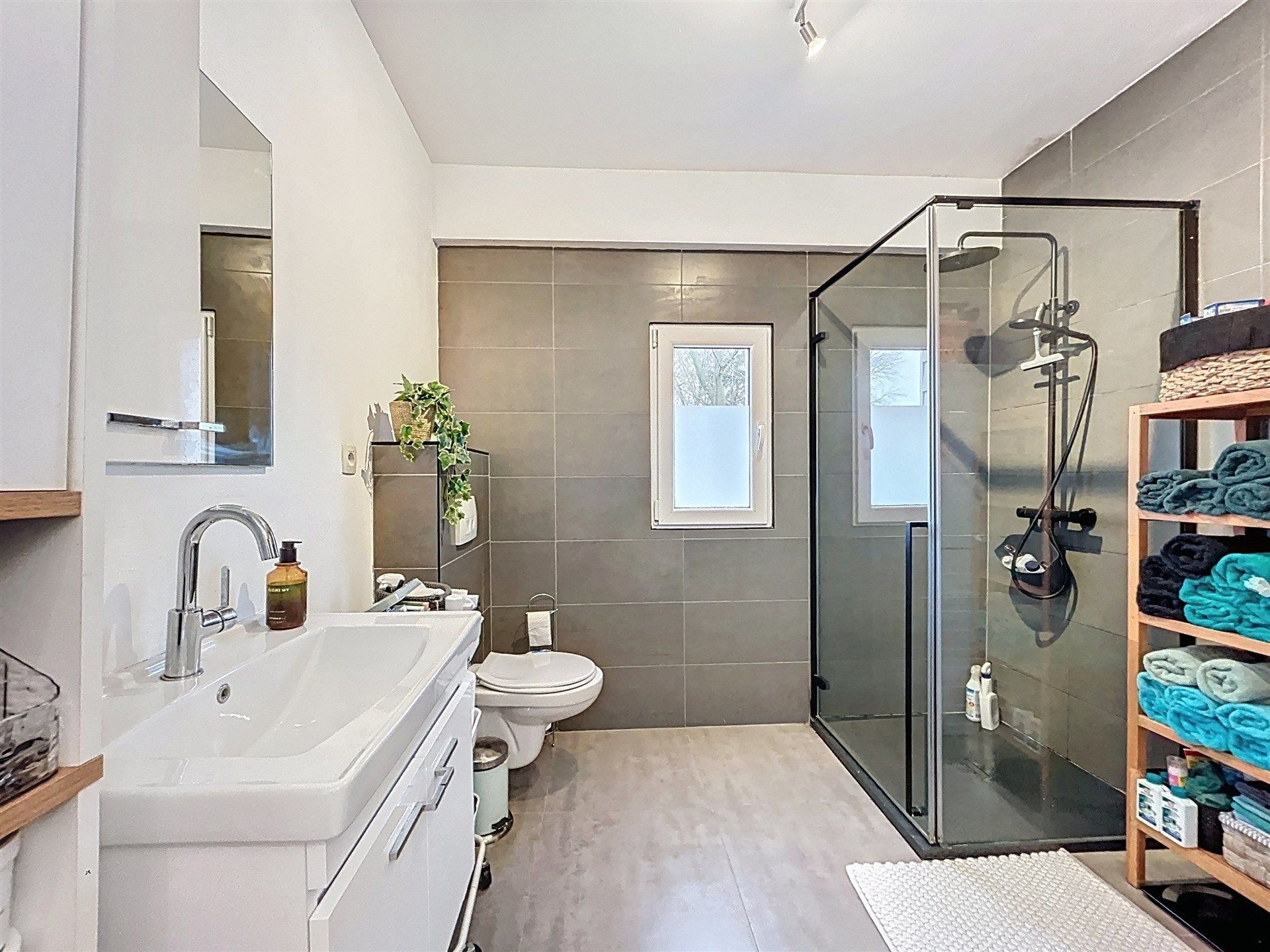 instapklare gezinswoning met 3 slp en oprit op toplocatie foto 12