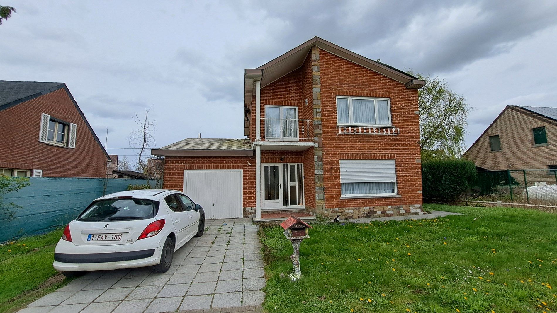 Open bebouwing met 3 grote slaapkamers en garage foto 1