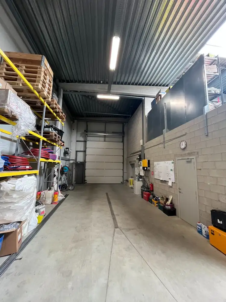 KMO-unit met kantoor foto 27