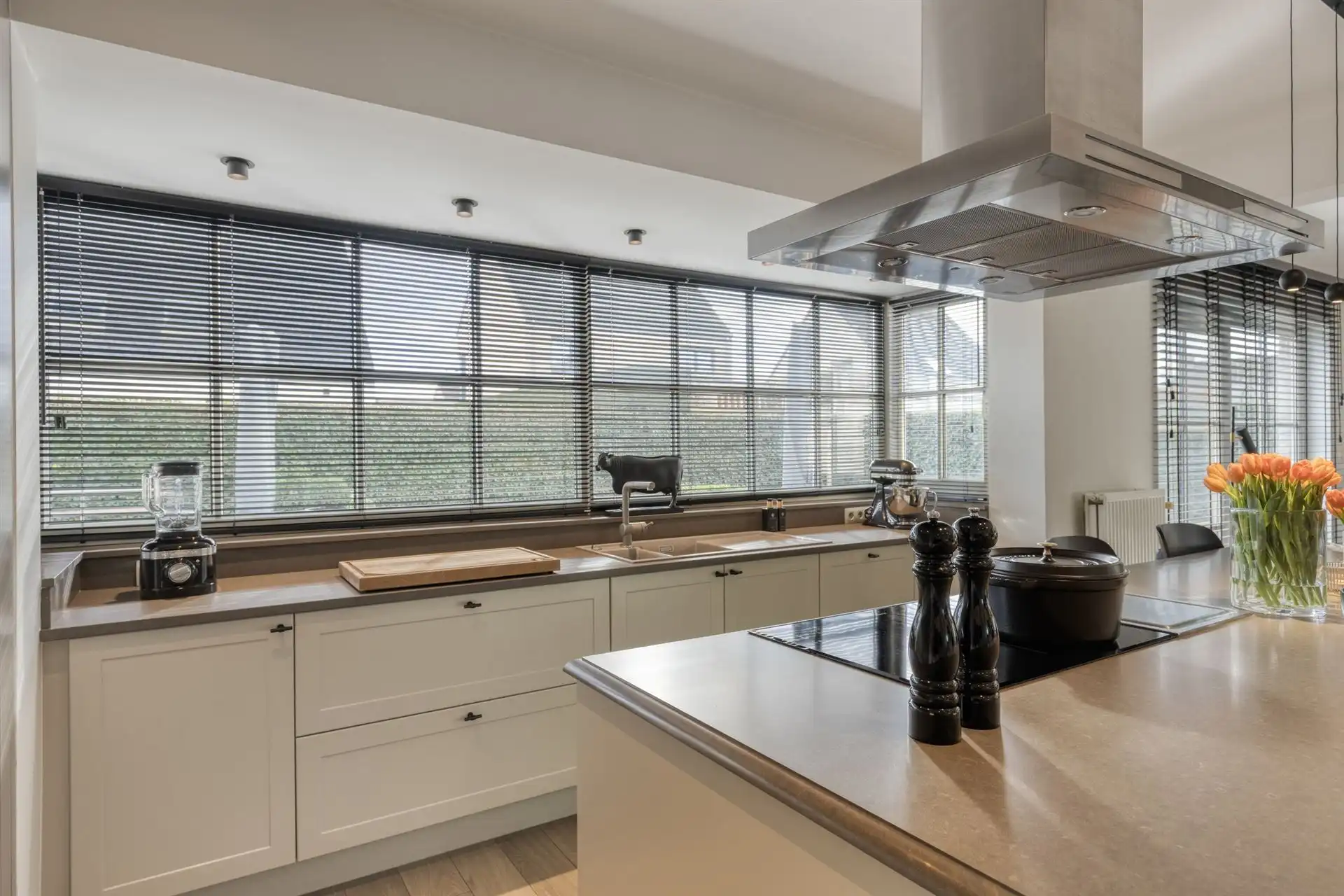 Instapklare woning met 3 slaapkamers, tuin en garage. foto 8