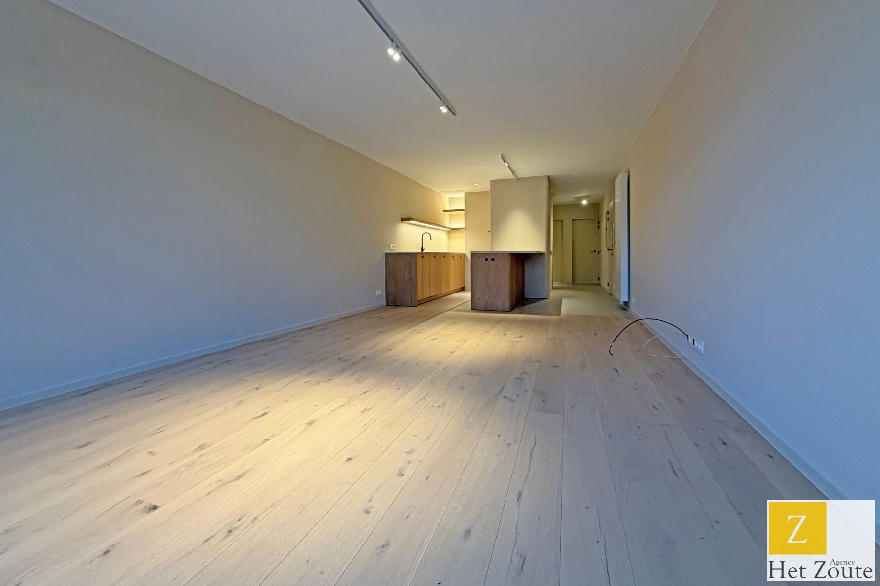 Gerenoveerd app - vlakbij Zeedijk - inclusief staanplaats foto 2