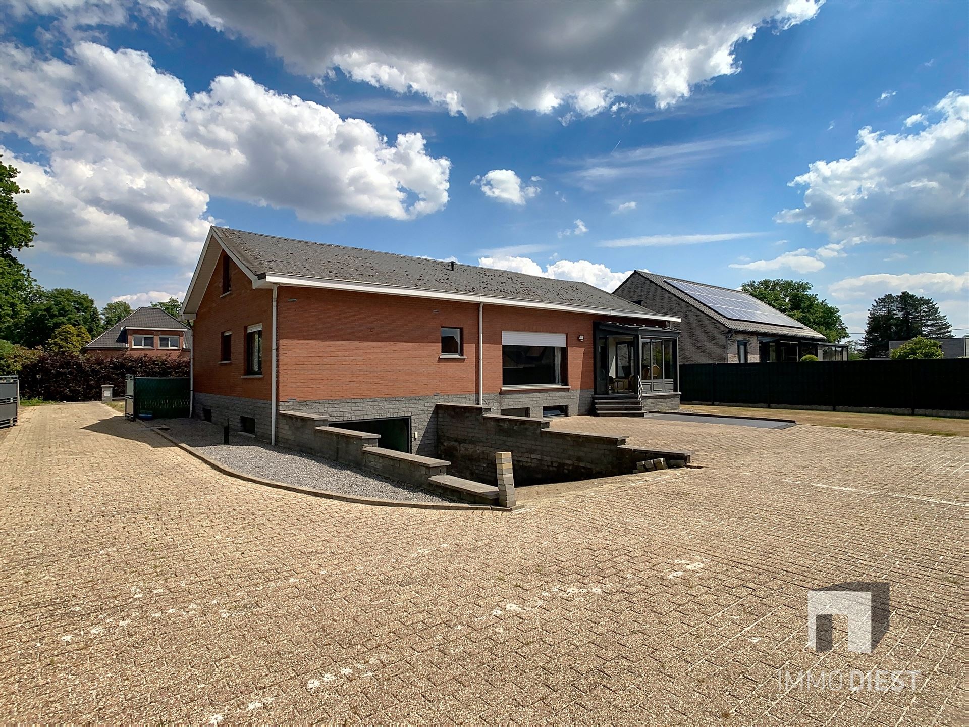 Te renoveren woning op 20,87are &  prachtige groene locatie foto 4