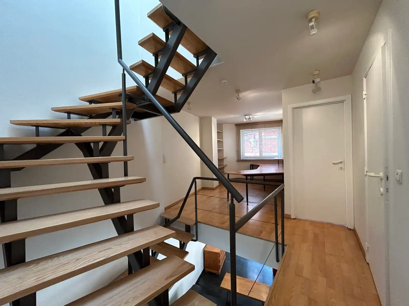 Lichtrijk bemeubeld appartement hartje Leuven!  foto 7