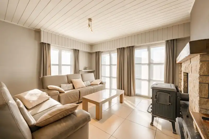 Zeer ruime en rustig gelegen villa TE KOOP in Sint-Eloois-Vijve! foto 5