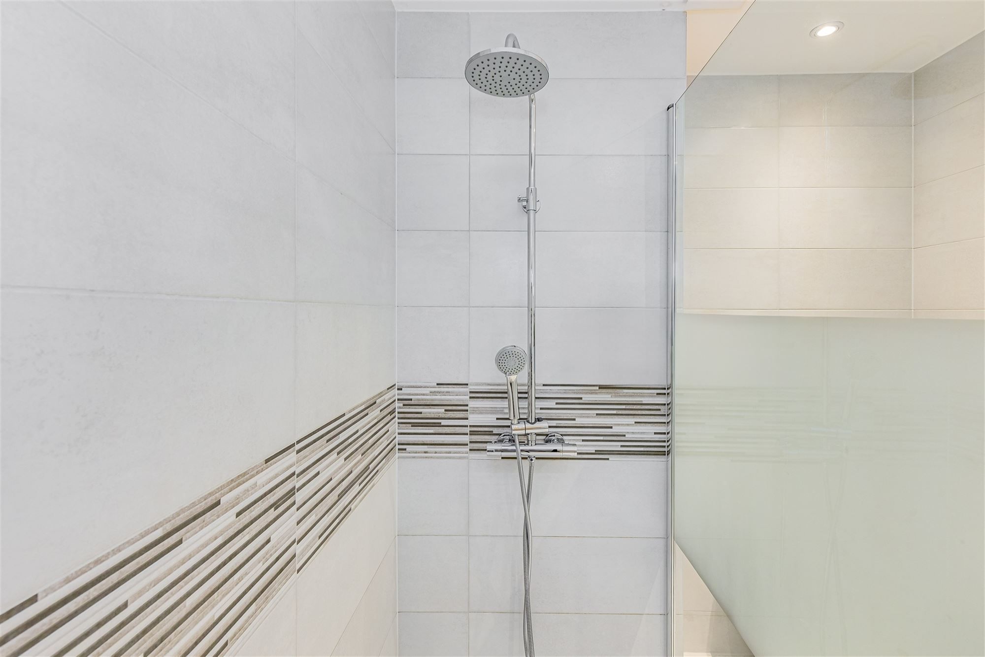 Opbrengsteigendom: twee verhuurde appartementen foto 21