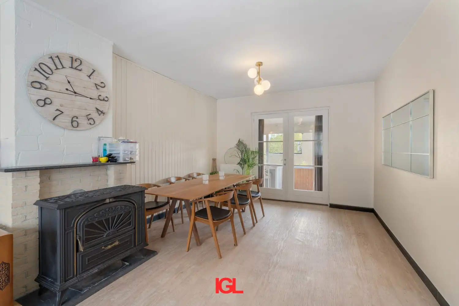 3 gevel woning met 2 slaapkamers, garage en tuin! foto 7