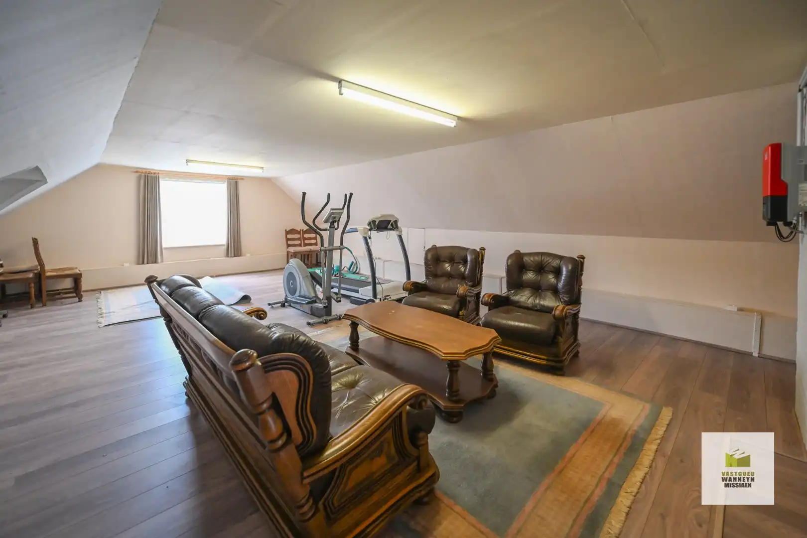 Gelijkvloerse alleenstaande woning met 5 slaapkamers op 657m2 foto 11