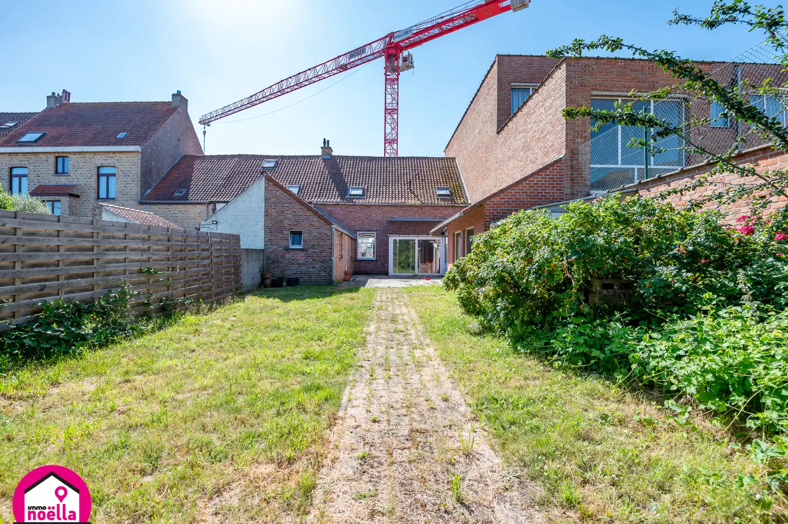 Te koop: te renoveren rijwoning op toplocatie foto 29