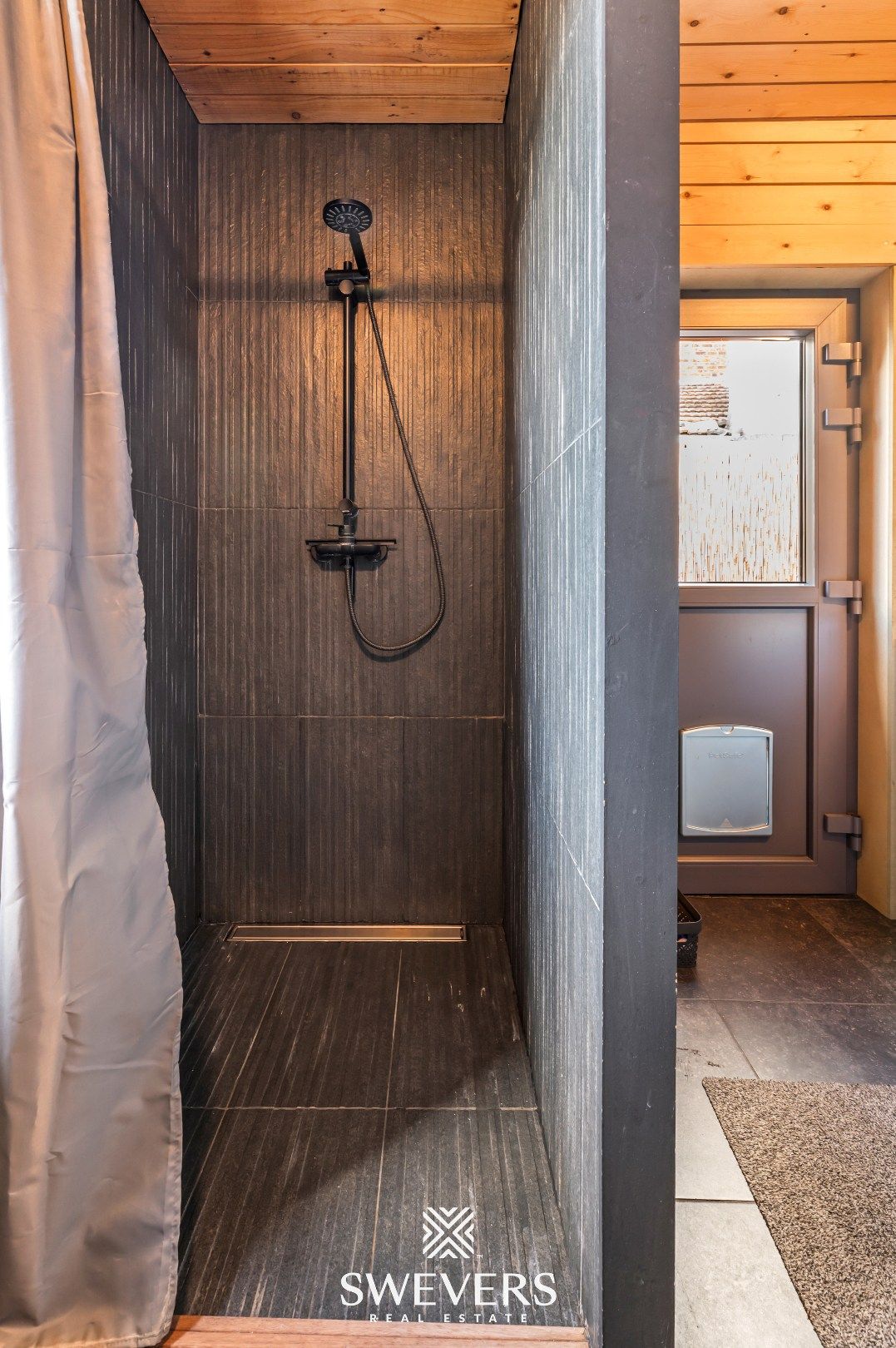 Gerenoveerde charmante woning met potentieel te Leopoldsburg foto 14