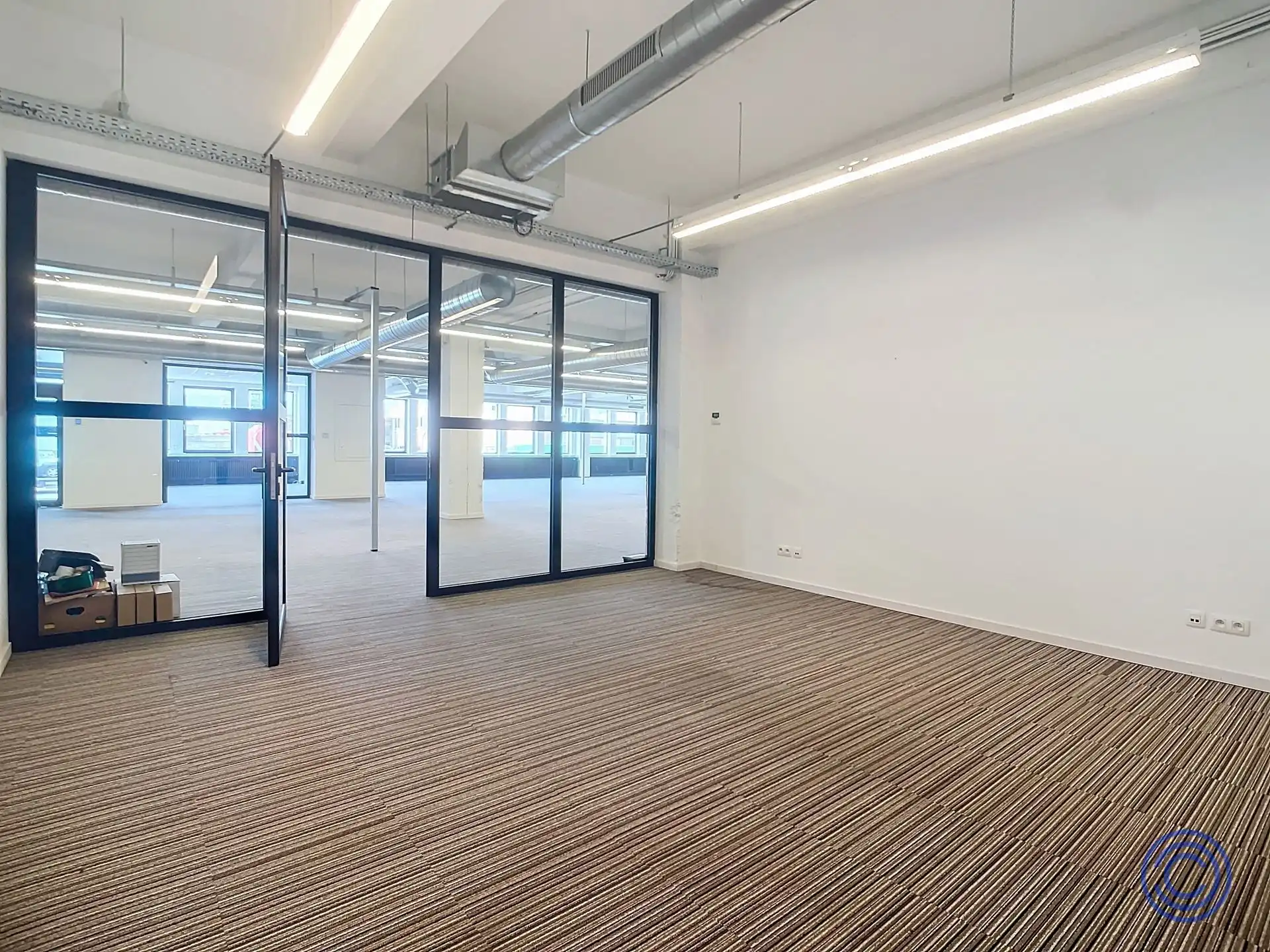 Strategisch gelegen kantoor ca. 670m² in havengebied! foto 9