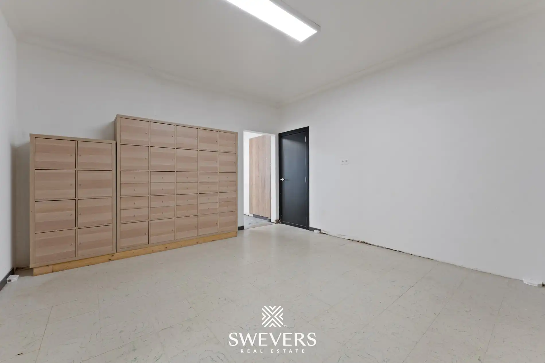 Imposant handelspand met veel bergruimte te Nieuwerkerken foto 15