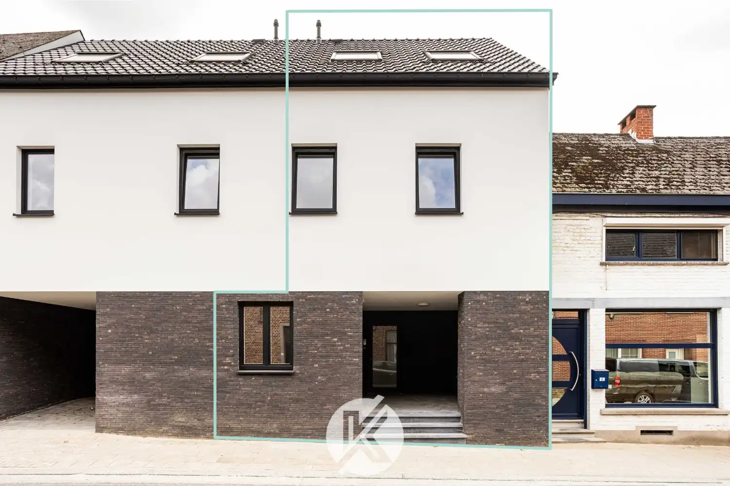 Gerenoveerde woning met moderne afwerking foto {{pictureIndex}}