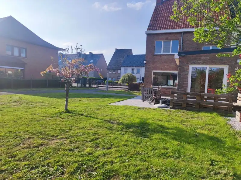 Instapklare woning met alle comfort en bijgebouw foto 14