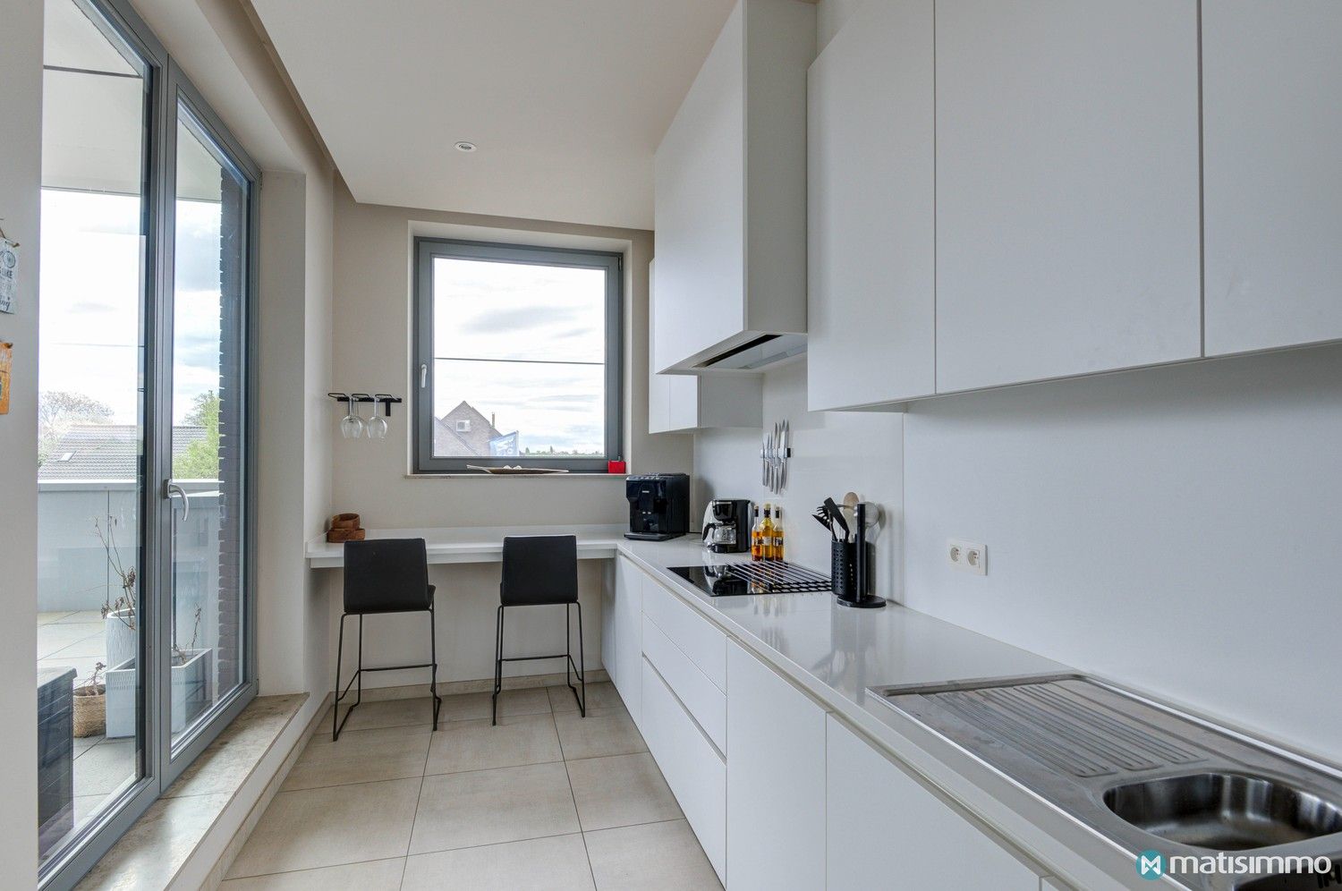 INSTAPKLAAR APPARTEMENT MET TWEE SLAAPKAMERS, 2 TERRASSEN EN PARKING TE BILZEN foto 7