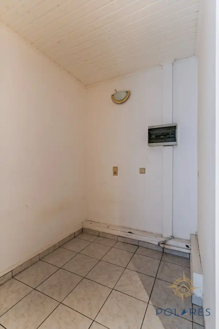 Multifunctionele handelsruimte met garage foto 13