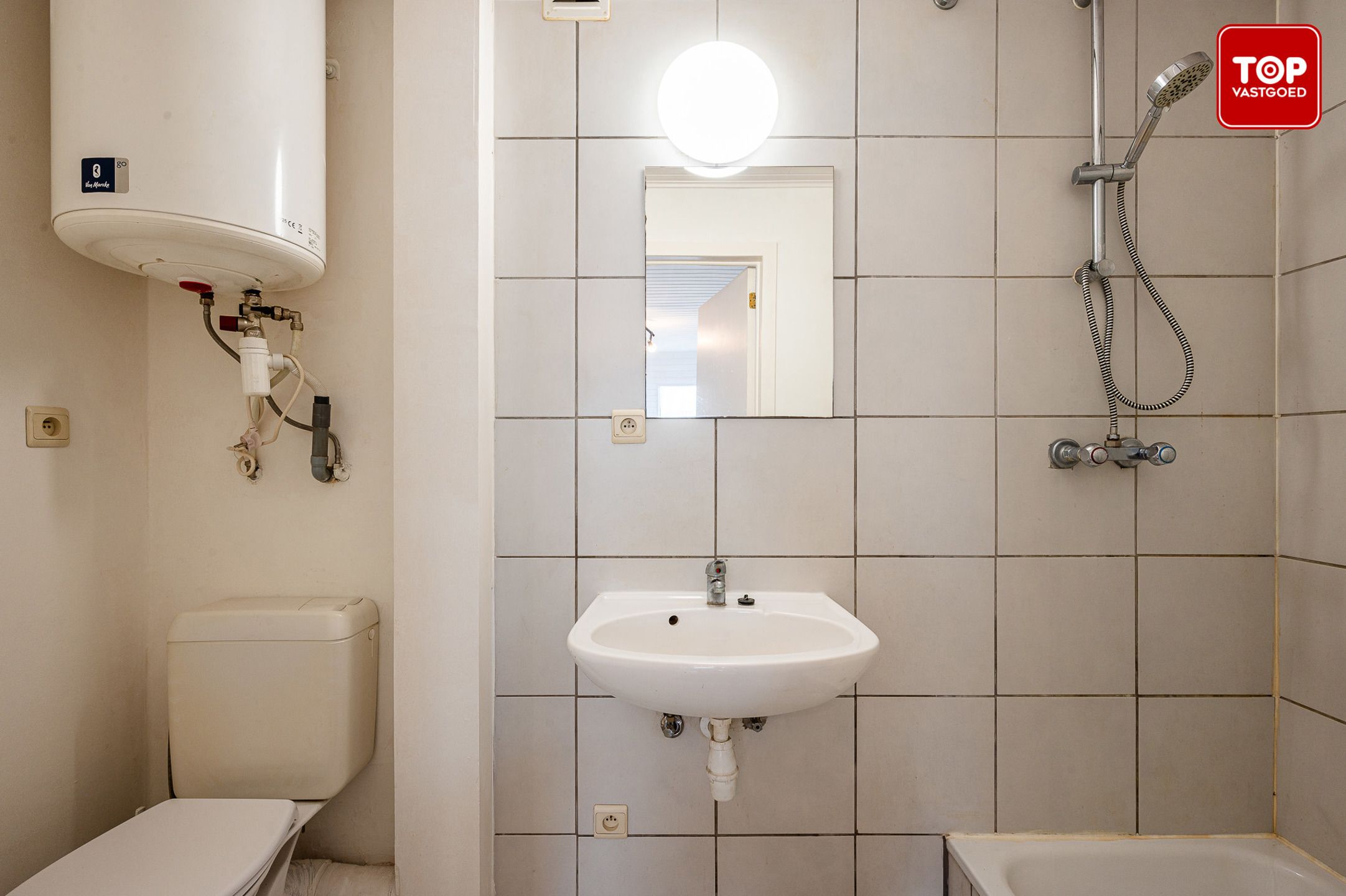 OPBRENGSTEIGENDOM: 11 studio's op TOP ligging. foto 8