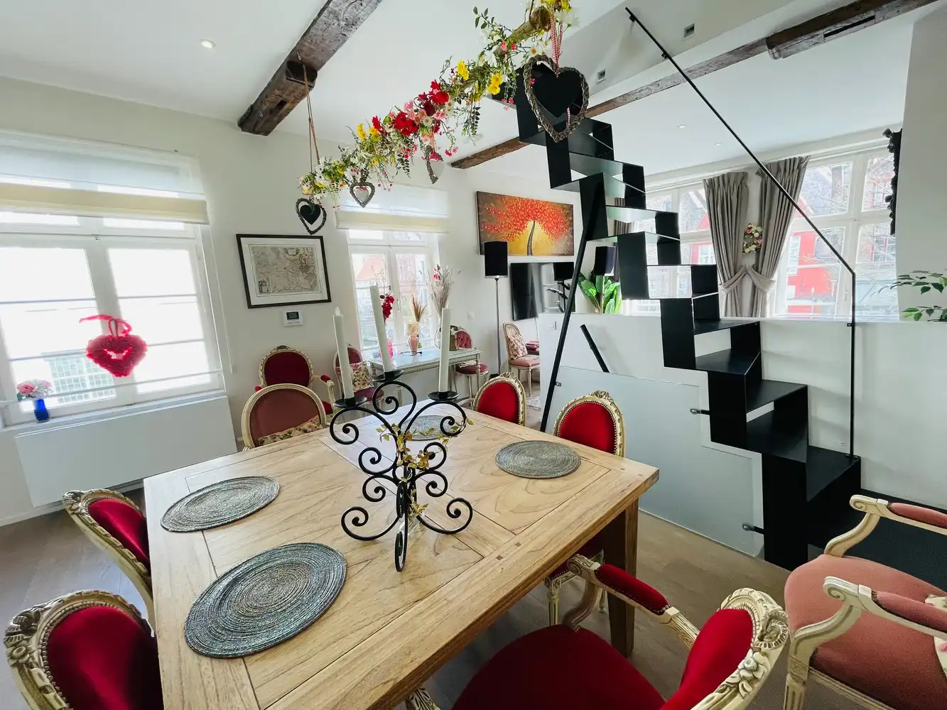 Brugge centrum , op een Idyllische locatie, aan één van de mooiste reien van Brugge,  RECENT GERENOVEERD LICHTRIJK GEMEUBELD🪑🛌HOEKHUIS foto 8