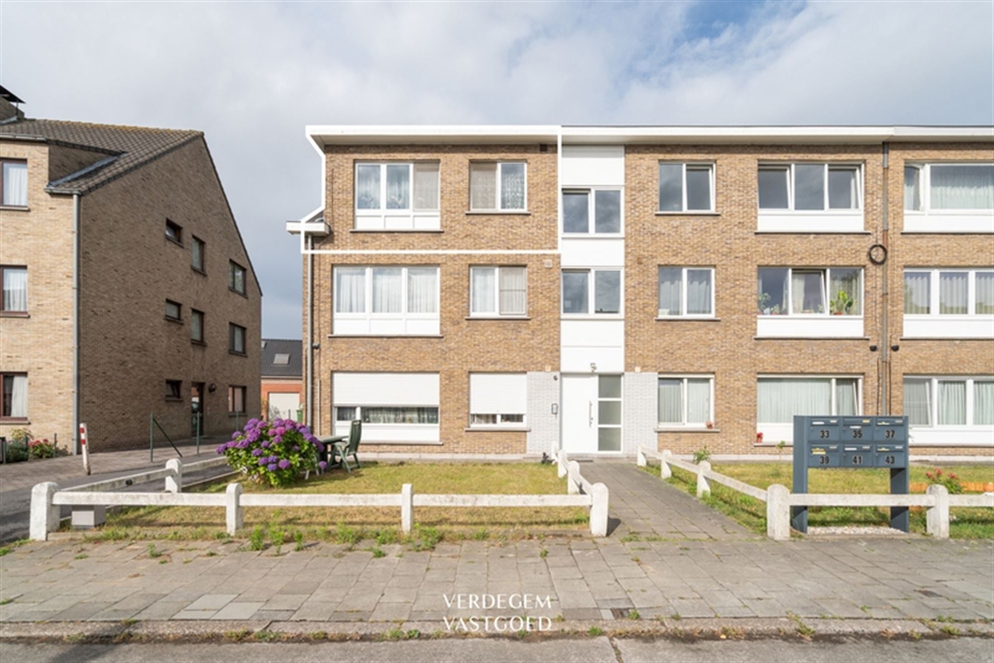 Instapklaar appartement met 2 slaapkamers en garage foto 12