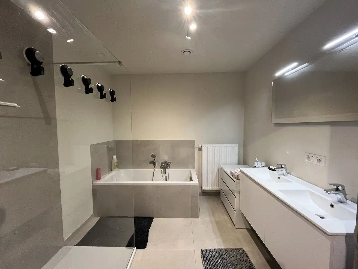 Mooie 4-slpk woning in centrum Oekene foto 11