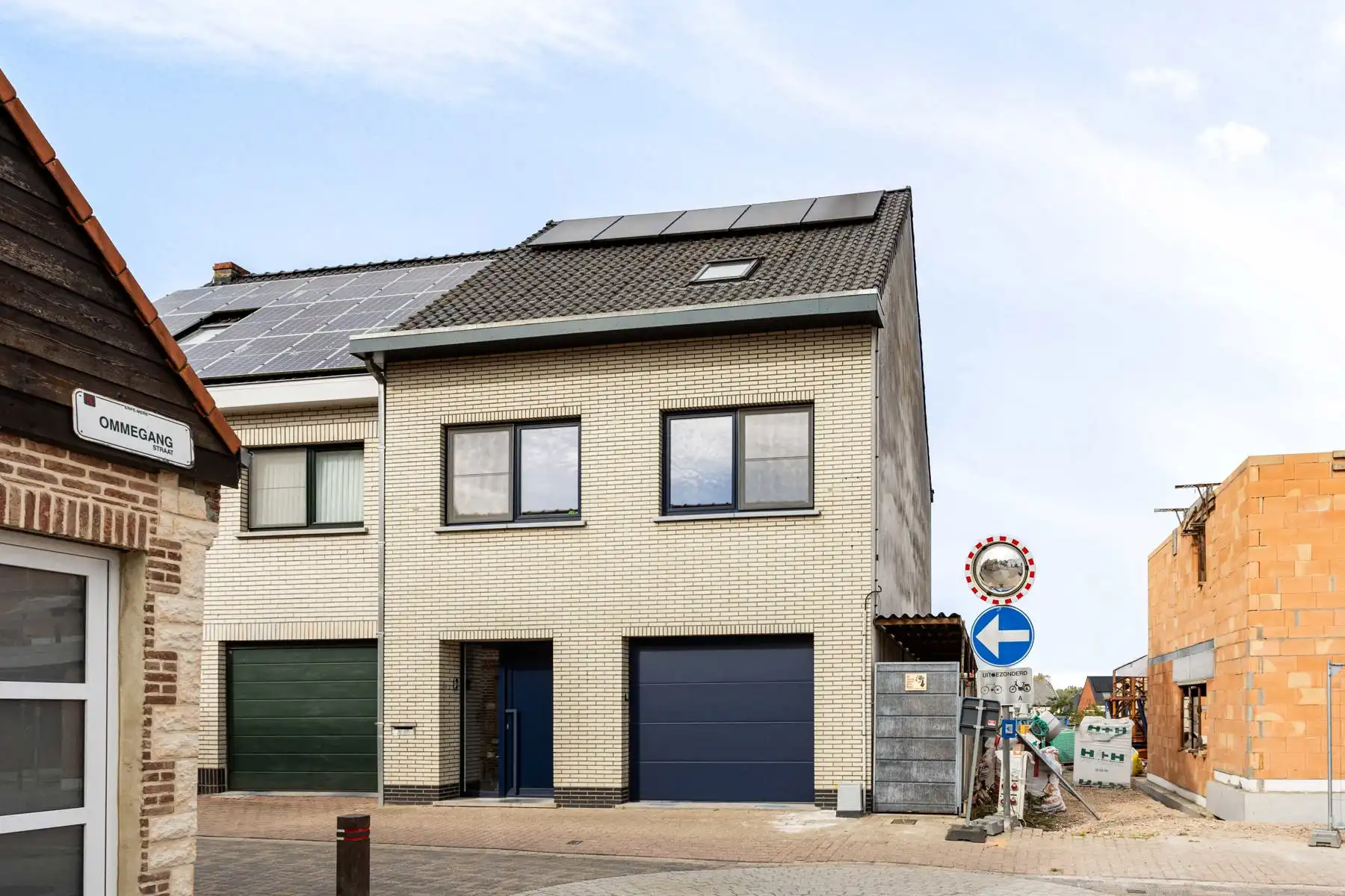 Centraal gelegen halfopen bebouwing in Mere! foto 2