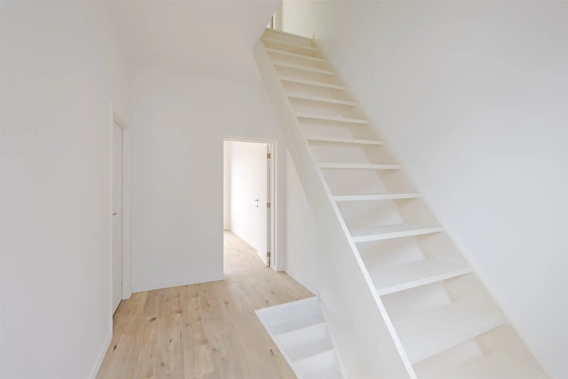 Instapklare woning met 3 slaapkamers en tuin foto 16