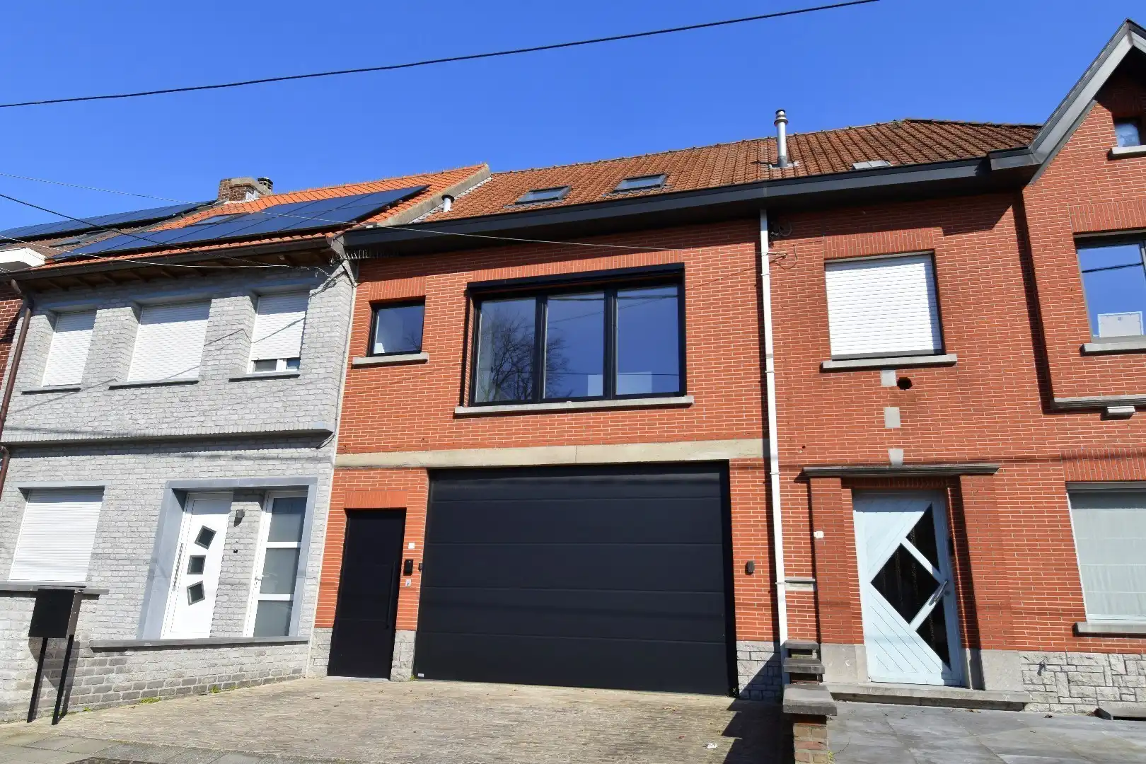 Opslagruimte van 144 m² met recent vernieuwd duplexappartement  foto {{pictureIndex}}