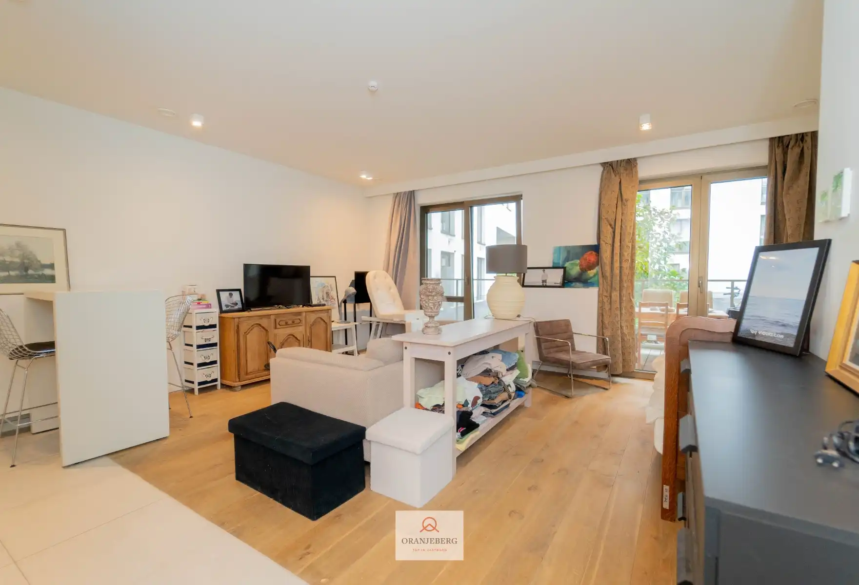 Moderne gelijkvloerse studio met terras te Gent foto 12