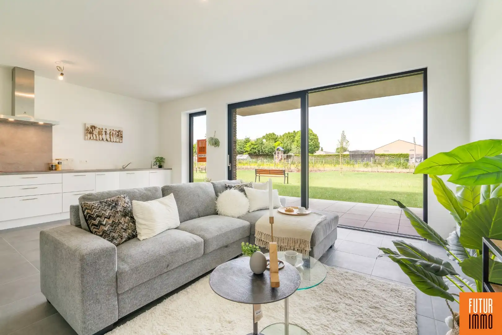 Ruim 2-slpk appartement met dubbel terras foto 11