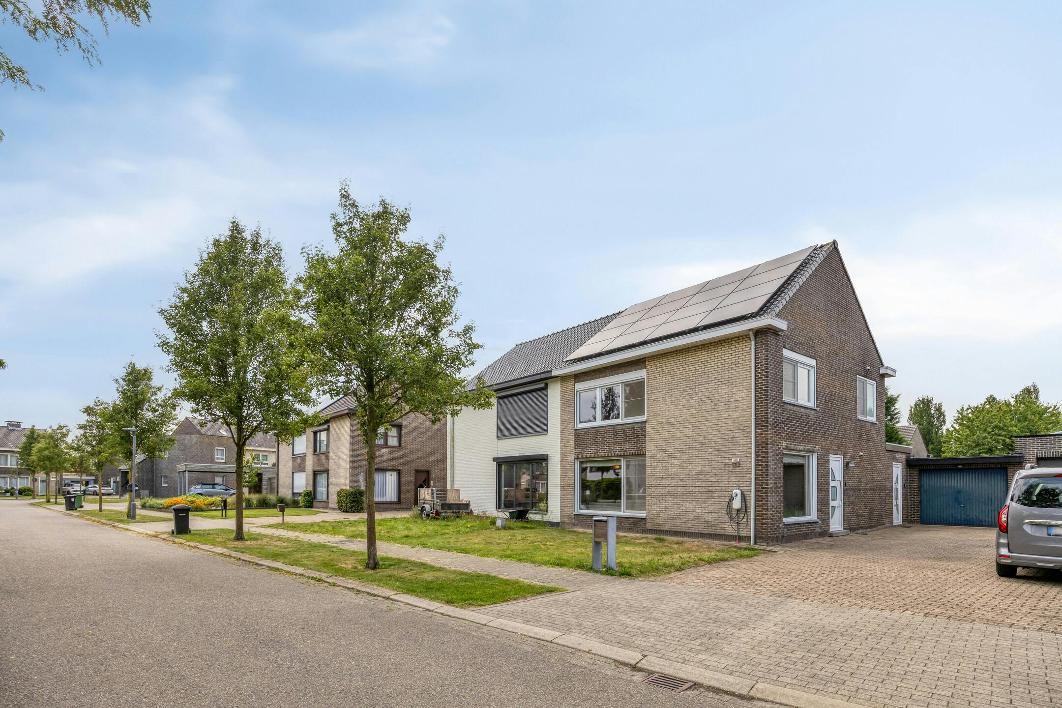  Huis met garage en tuin te koop in Wuustwezel! foto {{pictureIndex}}